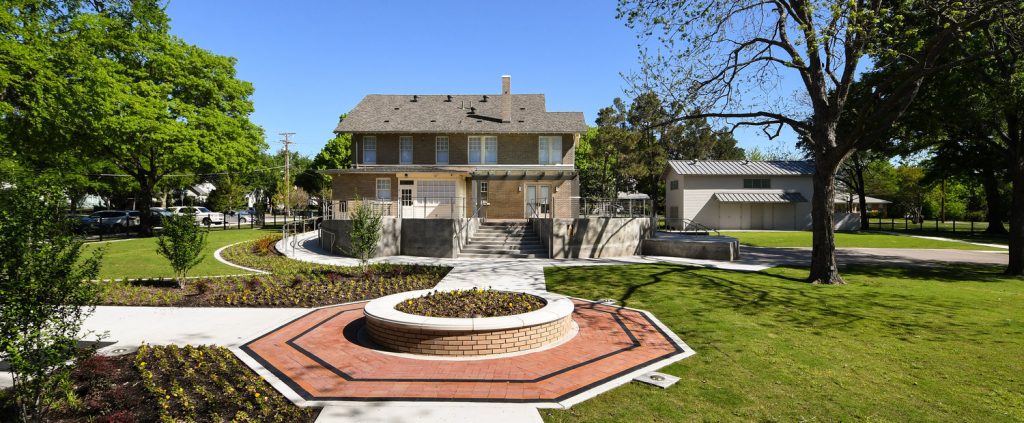 Landscape view of the ArtCentre in Plano