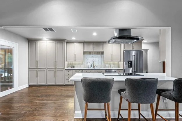 Photo of a gorgeous Dallas kitchen remodel