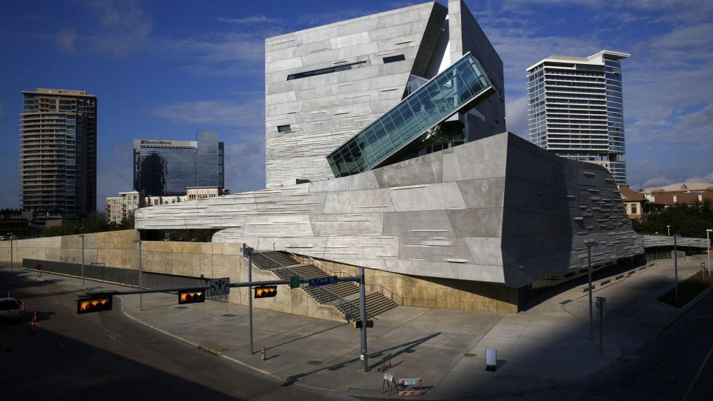 Landscape view of the Perot museum in Dallas, Tx