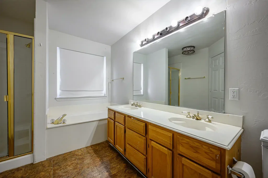 Before Master Bathroom Remodel 3