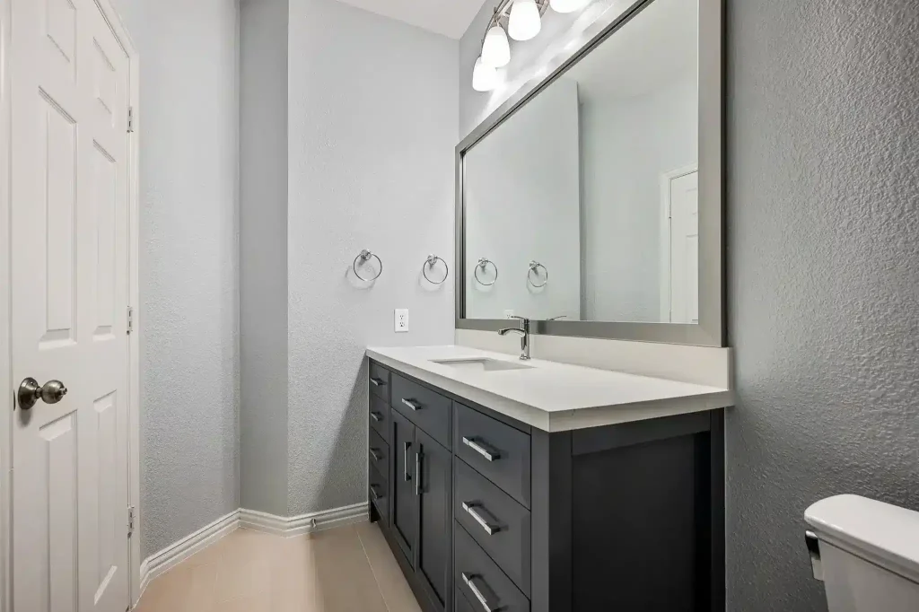 guest bathroom in plano after remodel 03